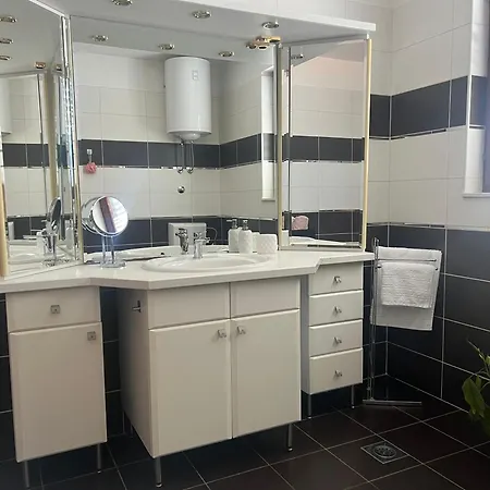 شقة Svagi Rooftop