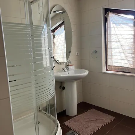 Svagi Rooftop شقة سبليت